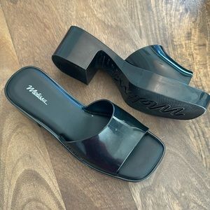 Melissa Shape Sandals size 6 black jelly